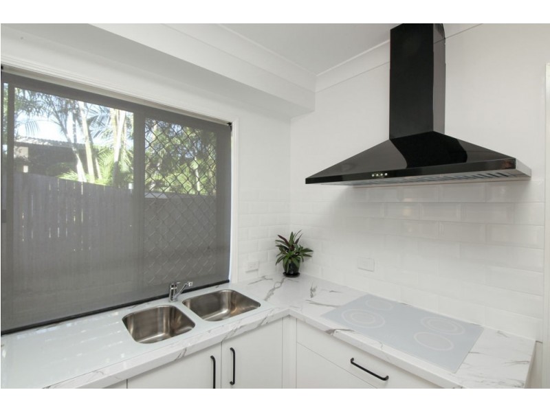 1/32 Billington Street, Labrador QLD 4215