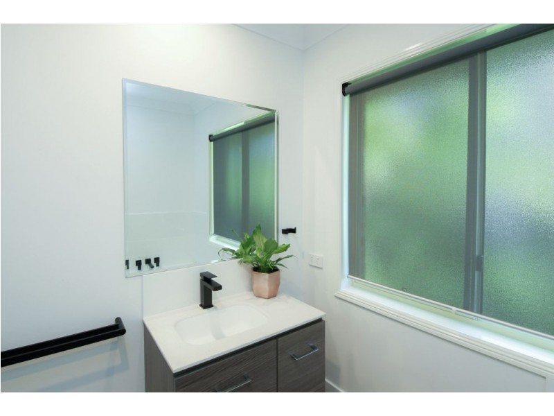 1/32 Billington Street, Labrador QLD 4215