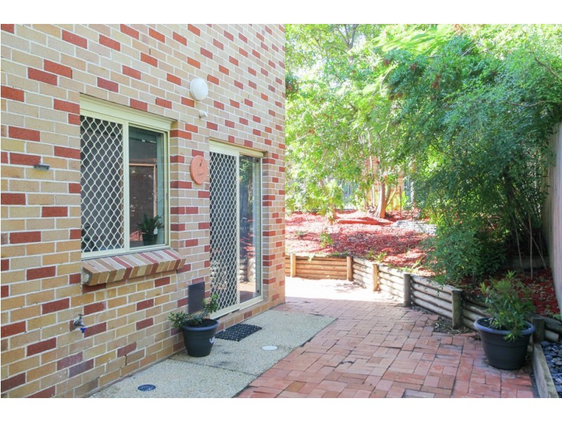 1/32 Billington Street, Labrador QLD 4215