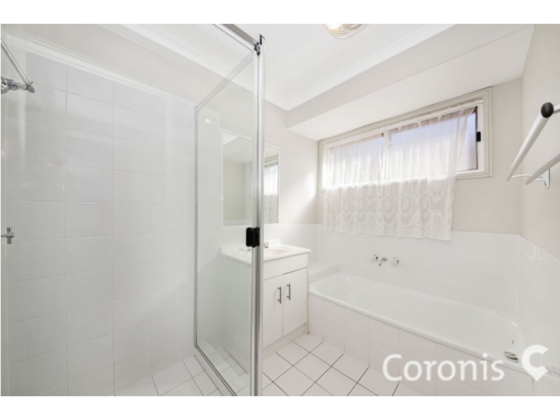 2/56 Village Way, Oxenford QLD 4210