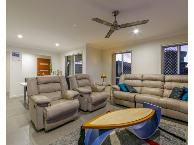 1 Carnarvon Crt, Pimpama QLD 4209