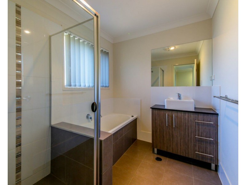 1 Carnarvon Crt, Pimpama QLD 4209