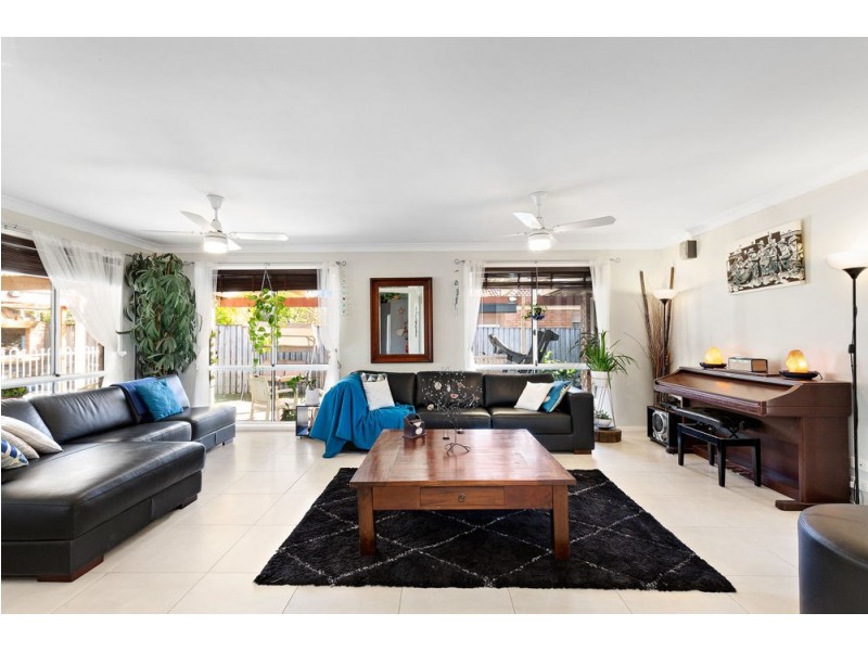 15 Yarraville Street, Robina QLD 4226