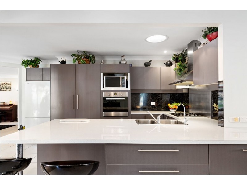 15 Yarraville Street, Robina QLD 4226