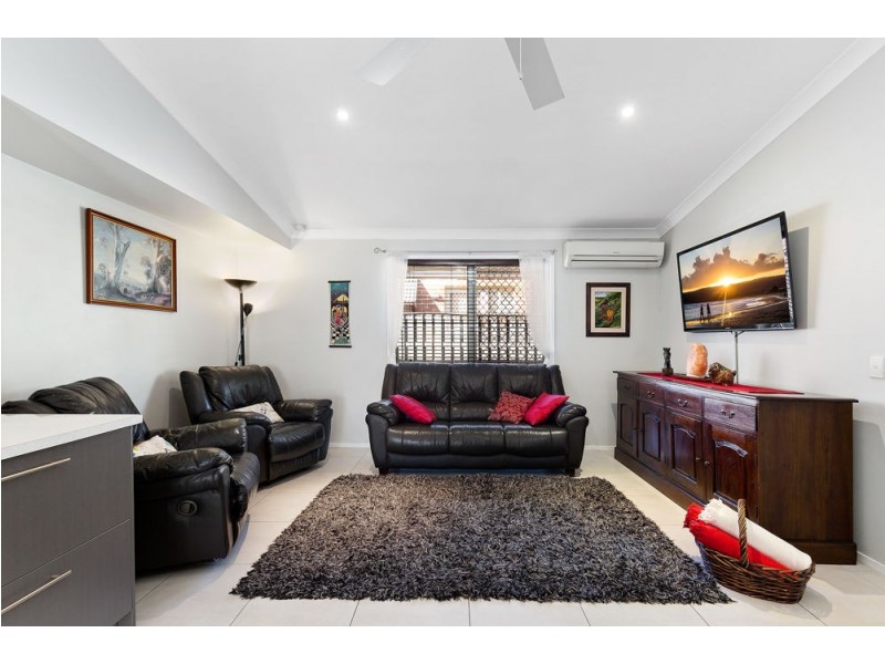 15 Yarraville Street, Robina QLD 4226