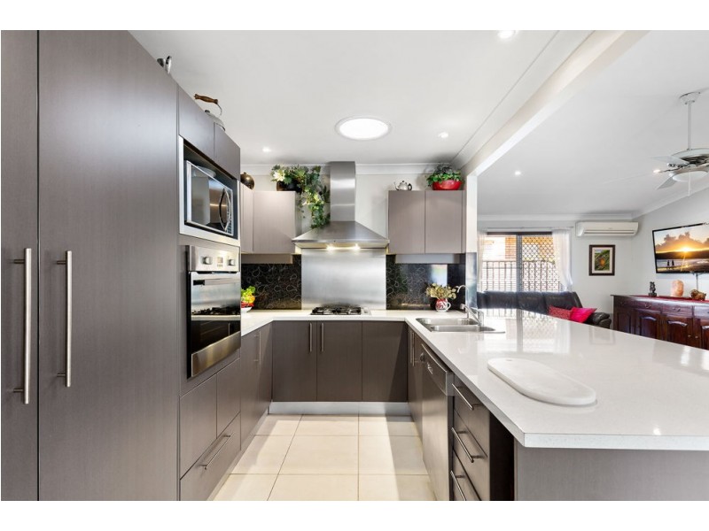 15 Yarraville Street, Robina QLD 4226