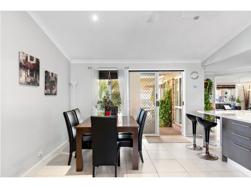 15 Yarraville Street, Robina QLD 4226