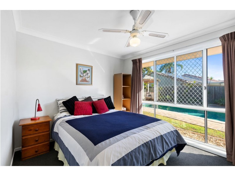 15 Yarraville Street, Robina QLD 4226