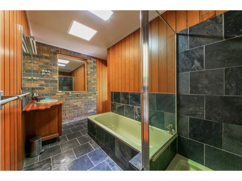 87 Wallaby Drive, Mudgeeraba QLD 4213