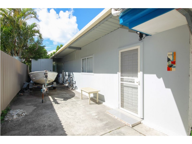 125-127 Bayview Street, Runaway Bay QLD 4216