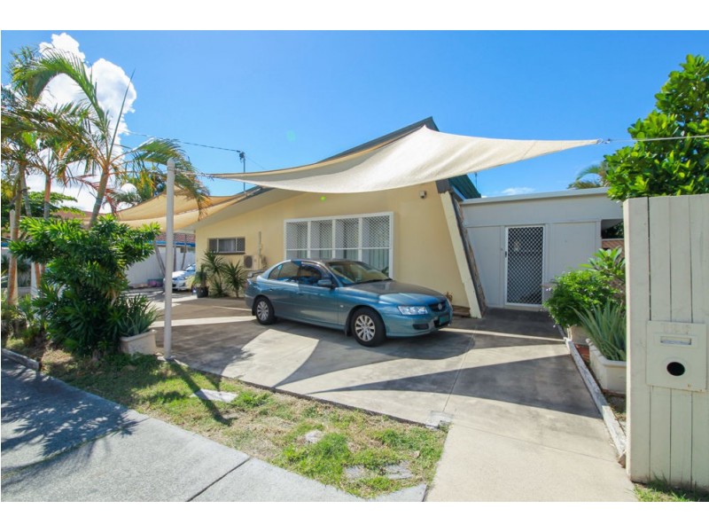 125-127 Bayview Street, Runaway Bay QLD 4216