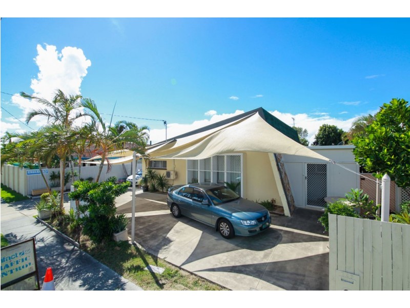 125-127 Bayview Street, Runaway Bay QLD 4216