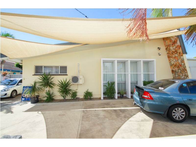 125-127 Bayview Street, Runaway Bay QLD 4216