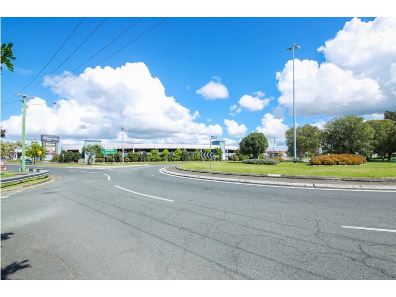 125-127 Bayview Street, Runaway Bay QLD 4216