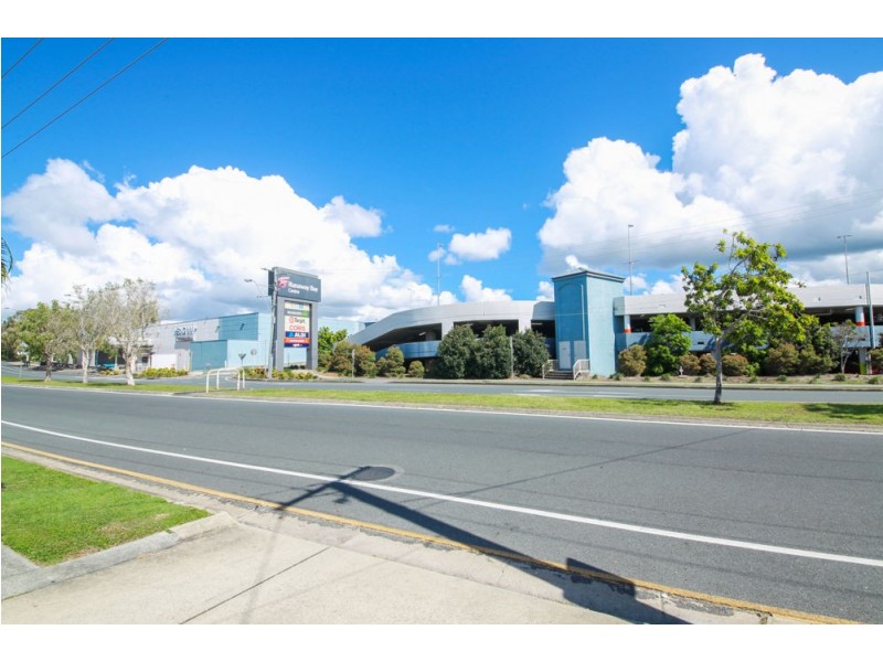 125-127 Bayview Street, Runaway Bay QLD 4216
