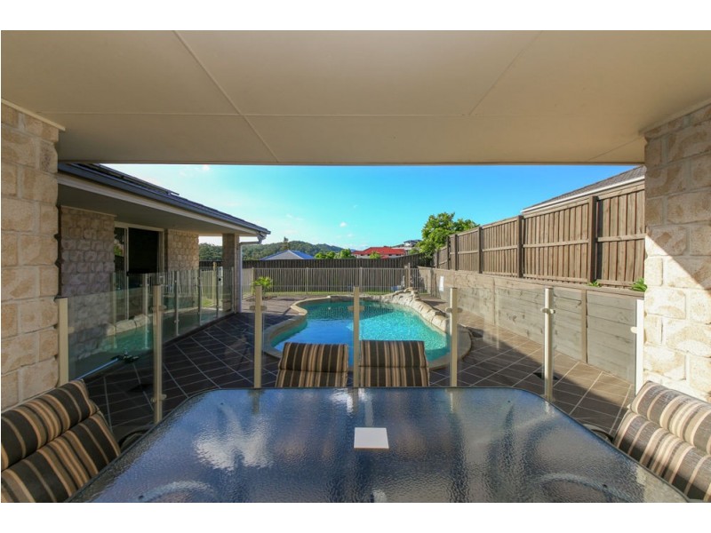 106 Wunburra Circle, Pacific Pines QLD 4211