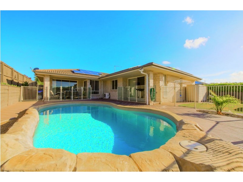 106 Wunburra Circle, Pacific Pines QLD 4211