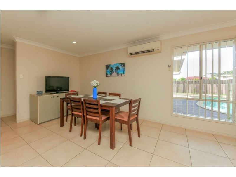 106 Wunburra Circle, Pacific Pines QLD 4211