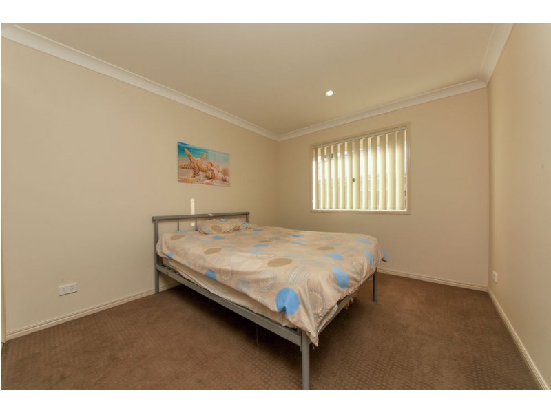 106 Wunburra Circle, Pacific Pines QLD 4211
