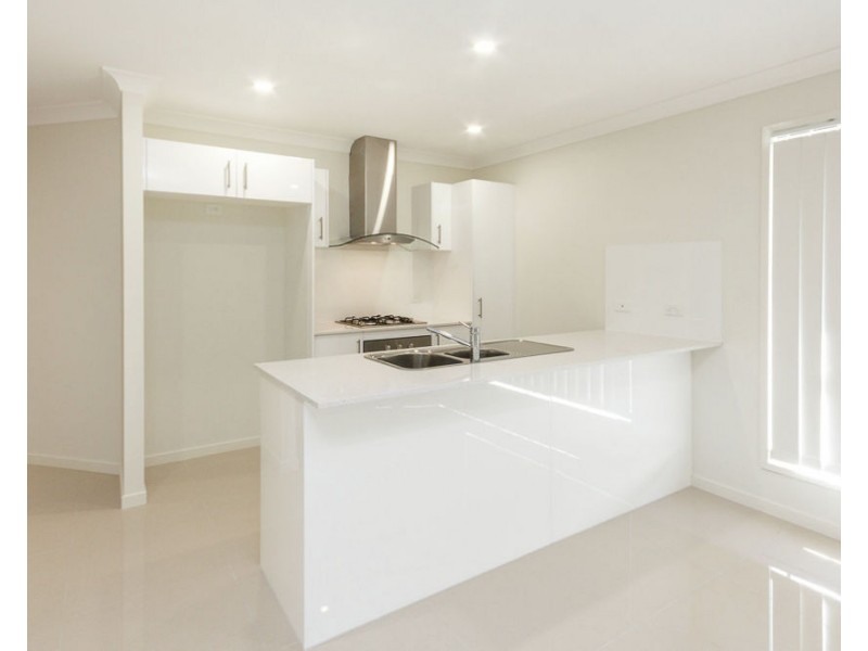 35 Carmen Court, Oxenford QLD 4210