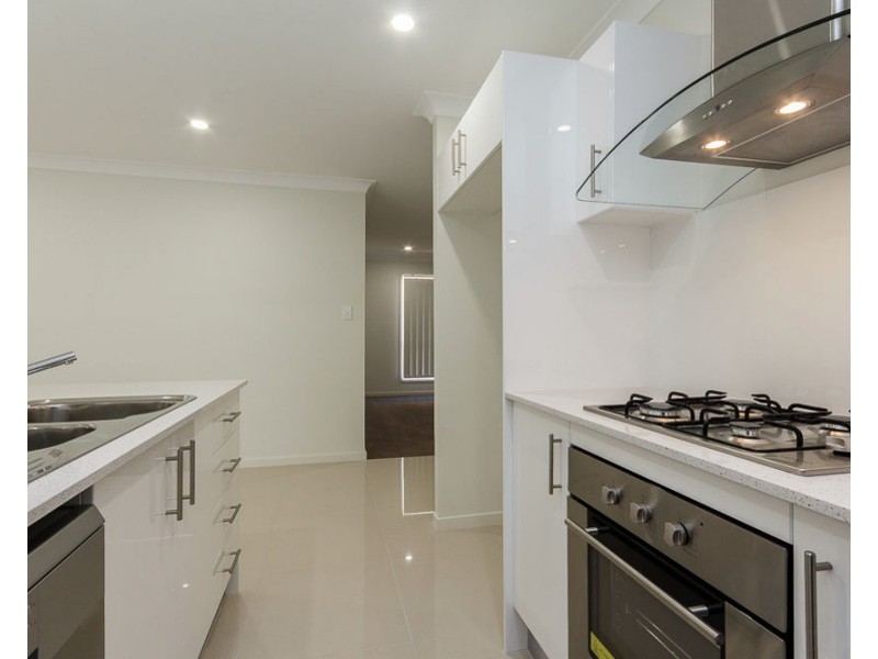 35 Carmen Court, Oxenford QLD 4210