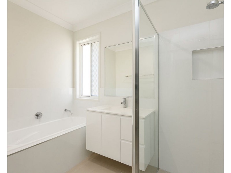 35 Carmen Court, Oxenford QLD 4210