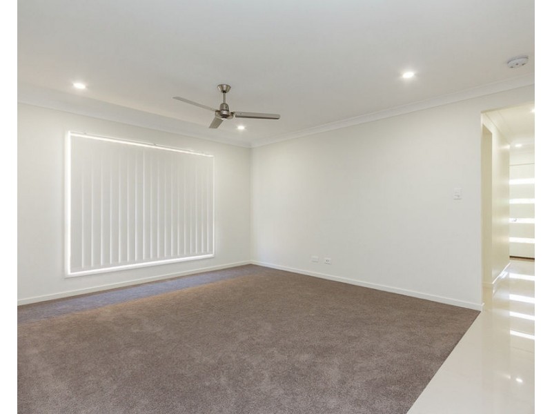 35 Carmen Court, Oxenford QLD 4210