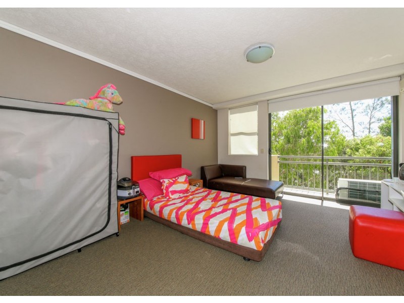236/25 Lake Orr Drive, Robina QLD 4226