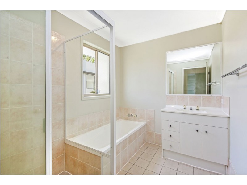 4/50 Blake Street, Southport QLD 4215