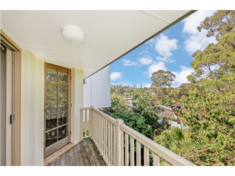 4/50 Blake Street, Southport QLD 4215