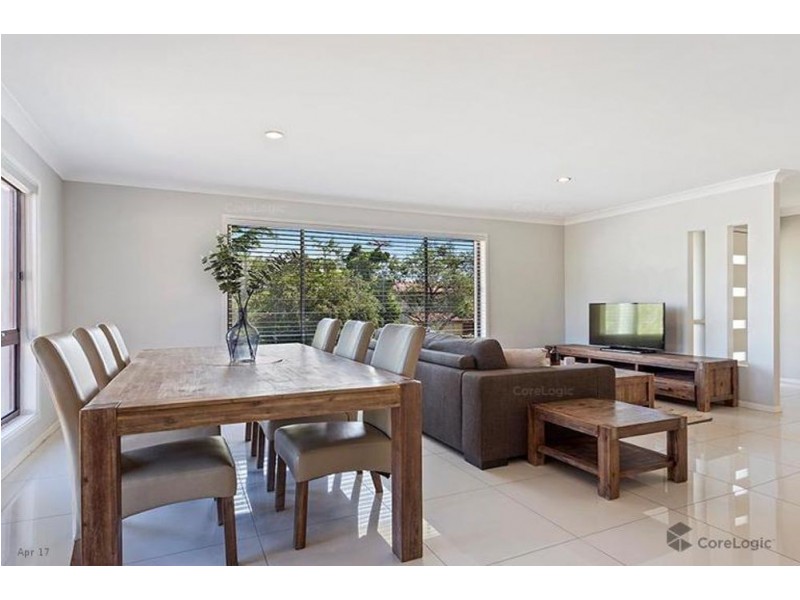 86 Turpin Road, Labrador QLD 4215