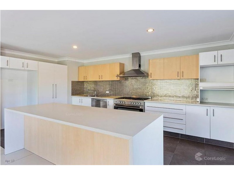 86 Turpin Road, Labrador QLD 4215