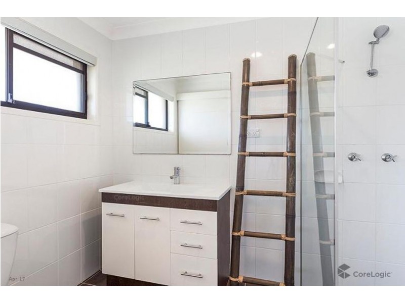 86 Turpin Road, Labrador QLD 4215