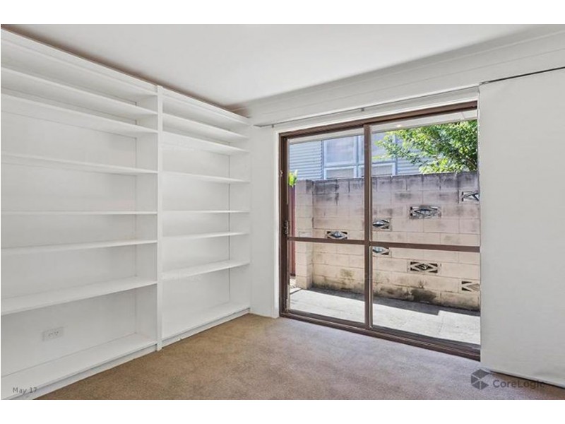 86 Turpin Road, Labrador QLD 4215