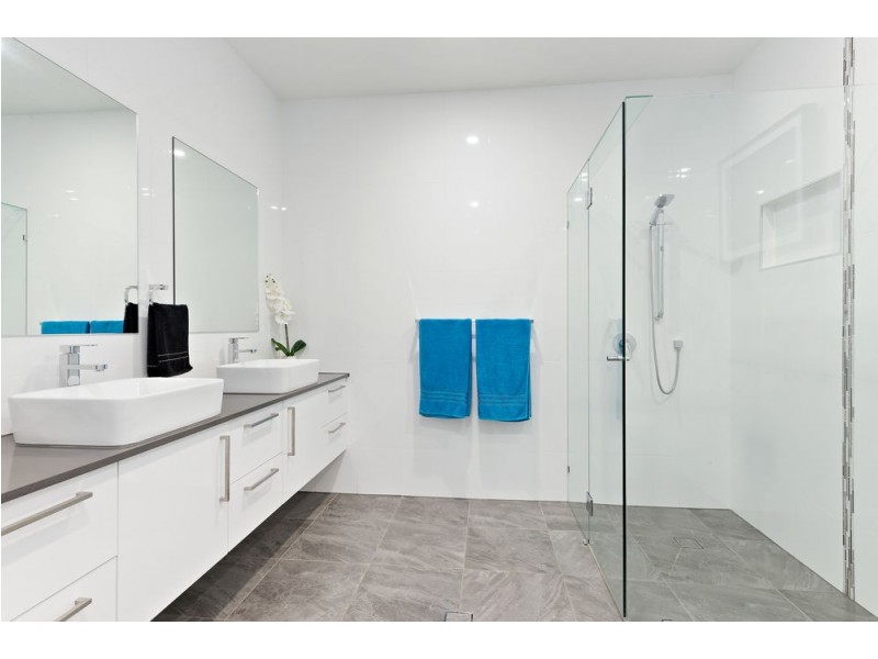 180 Welches Road, Wongawallan QLD 4210