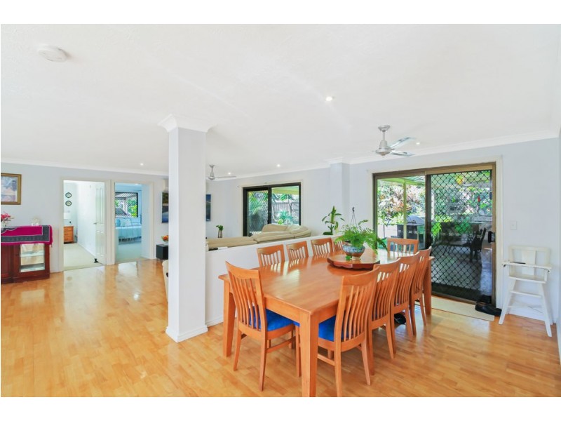 40 Woodlands Way, Parkwood QLD 4214