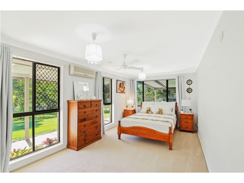 40 Woodlands Way, Parkwood QLD 4214