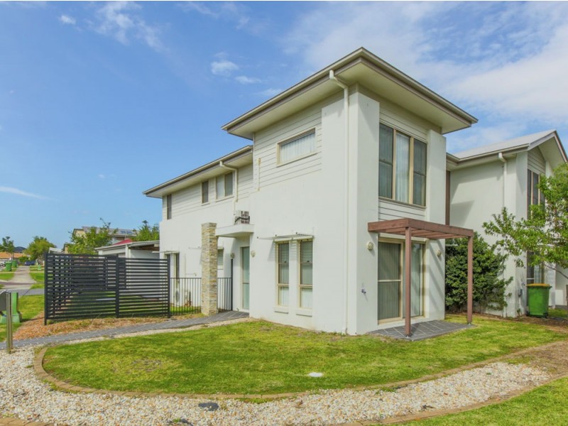 1/1 Leichhardt Street, Coomera QLD 4209