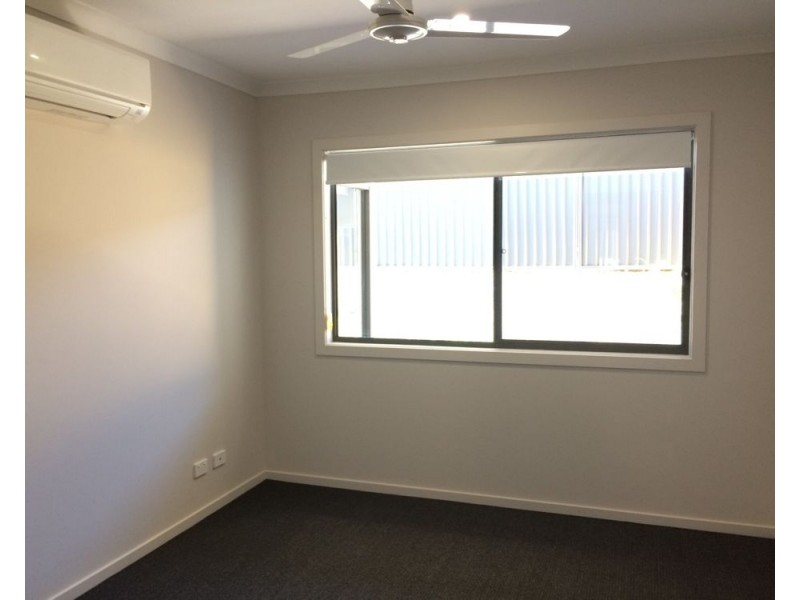 4/30 Taurus Circuit, Coomera QLD 4209