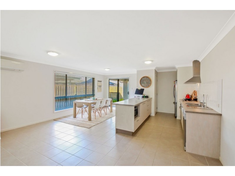 12 Stinson Circuit, Coomera QLD 4209