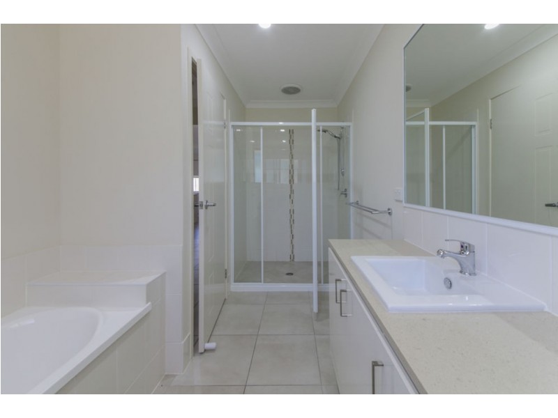 39 Troy Knight Drive, Pimpama QLD 4209