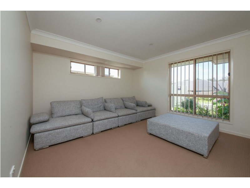 39 Troy Knight Drive, Pimpama QLD 4209