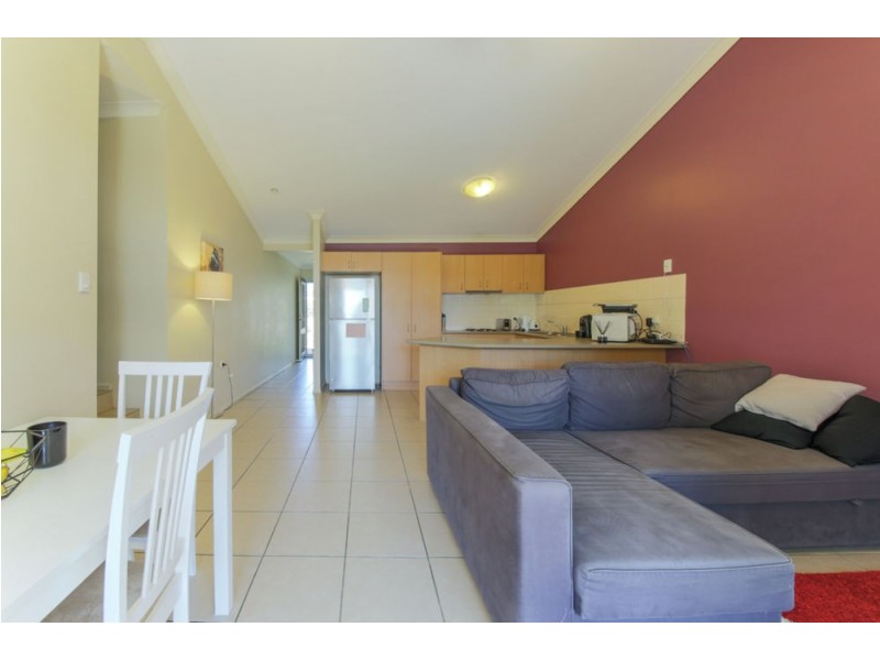 2/30 Goldcrest Drive, Upper Coomera QLD 4209