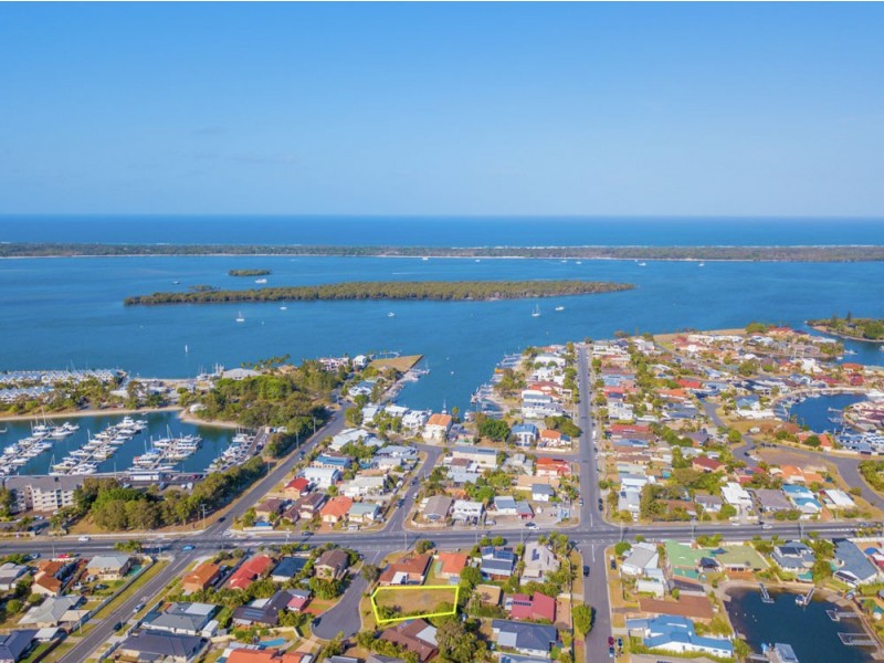 4 Boda Court, Runaway Bay QLD 4216