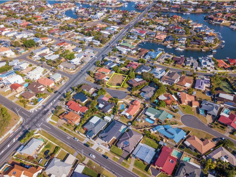 4 Boda Court, Runaway Bay QLD 4216