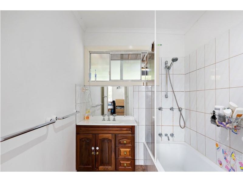 23 Hepworth Street, Arundel QLD 4214