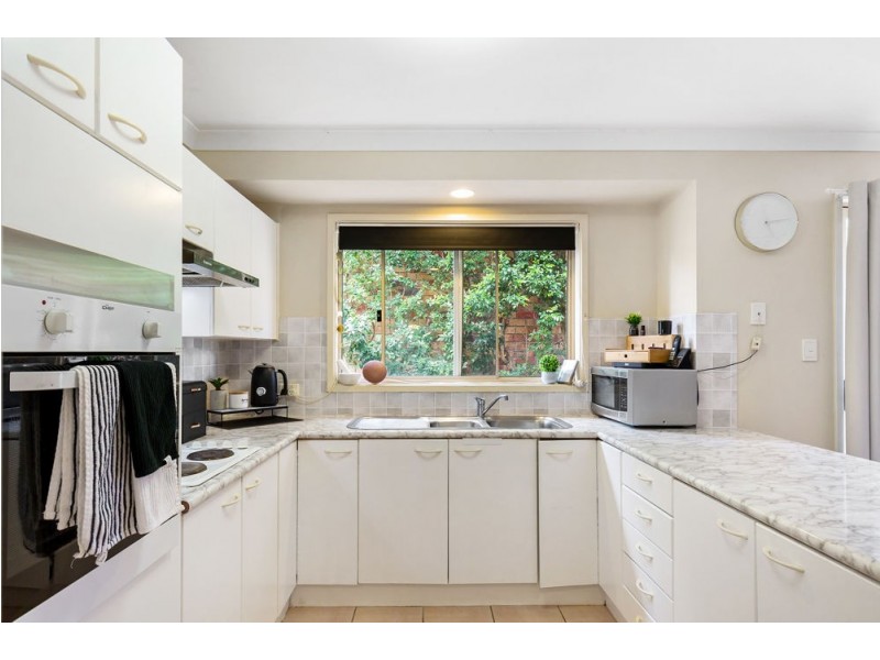 12 Sidney Nolan Drive, Coombabah QLD 4216