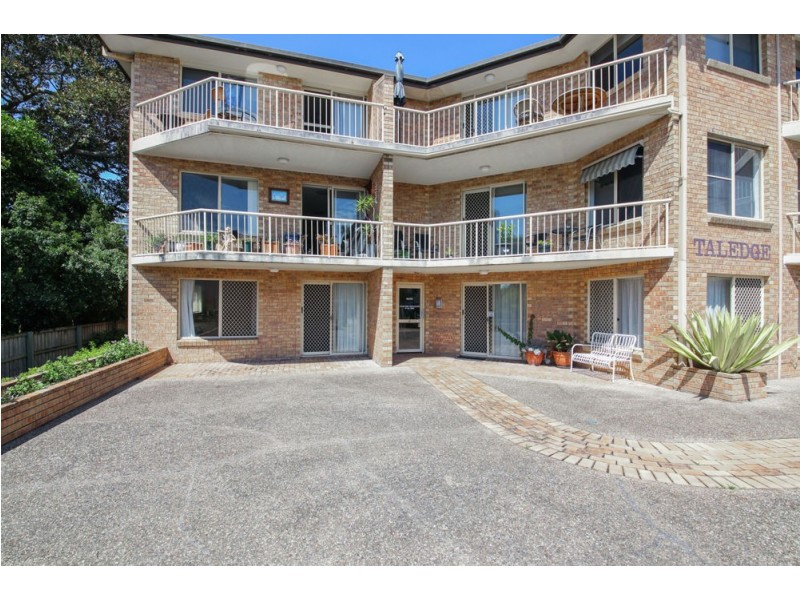 4/10 Brisbane Road, Labrador QLD 4215