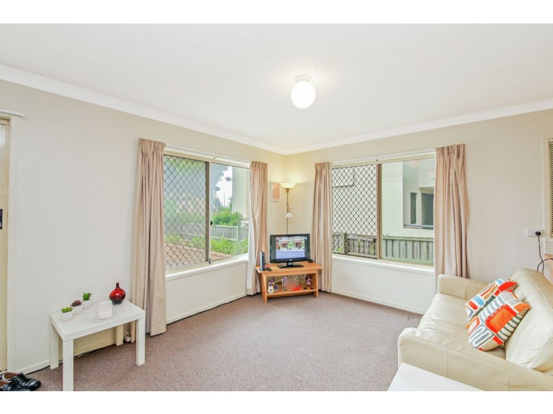 4/10 Brisbane Road, Labrador QLD 4215