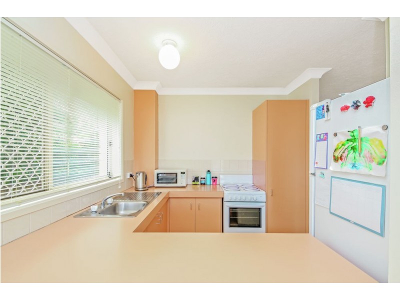 4/10 Brisbane Road, Labrador QLD 4215